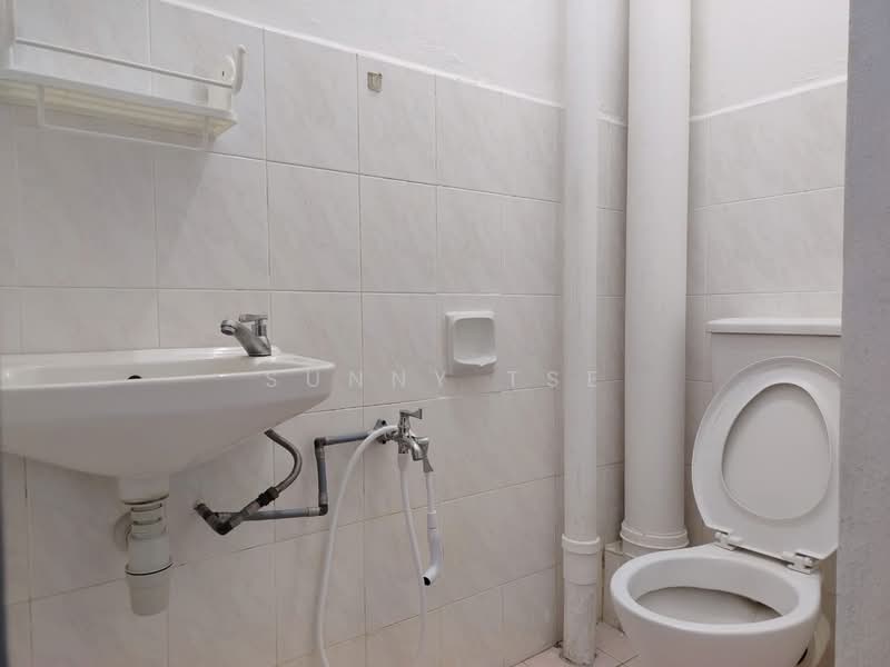 Apartment for Sale at Nipah Emas - Sunny Tse - Bathroom - PropertyGuru.com.my