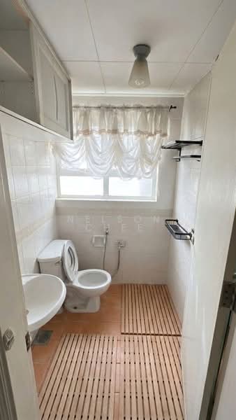 Kondominium untuk Dijual di The Boulevard - Nelson Chee - Bathroom - PropertyGuru.com.my