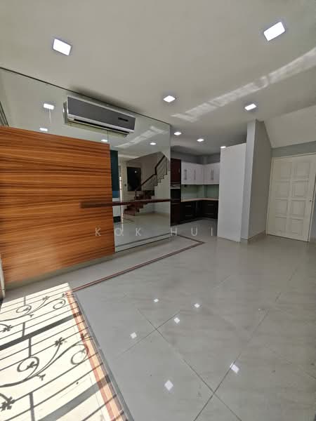 Cluster House for Sale in Taman Adda Heights (Tebrau) - Kok Hui - Kitchen - PropertyGuru.com.my