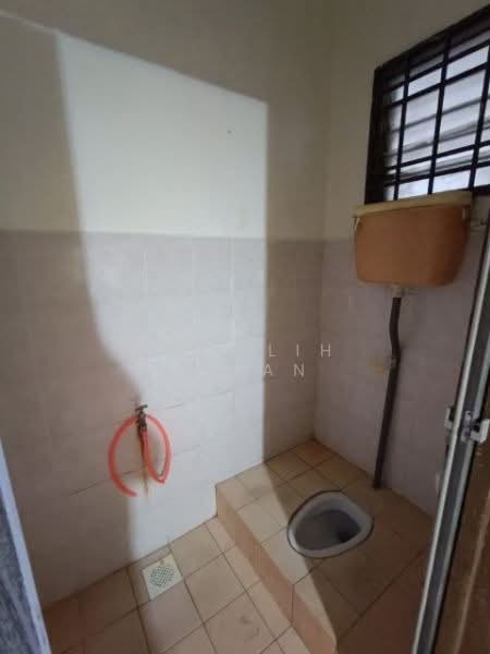 2-storey Terraced House for Sale in Taman Scientex Pasir Gudang (Pasir Gudang) - Ong Lih Shyan - Bathroom - PropertyGuru.com.my