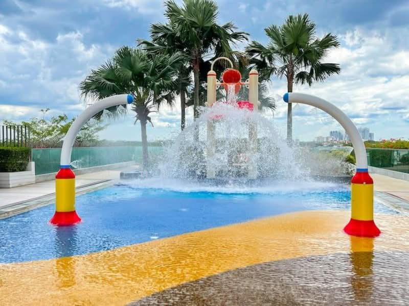 Servis Apartment untuk Dijual di Southkey Mosaic - Jennifer Ng - Pool - PropertyGuru.com.my