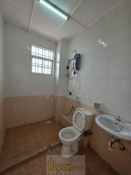 2.5-storey Terraced House for Sale in Bandar Bukit Tinggi 2 (Klang) - Ivy Por - Bathroom - PropertyGuru.com.my