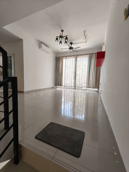 Townhouse for Sale in Puchong (Selangor) - Sky Wong - Living Room - PropertyGuru.com.my