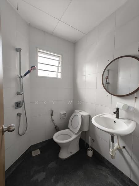 Townhouse for Sale in Puchong (Selangor) - Sky Wong - Bathroom - PropertyGuru.com.my