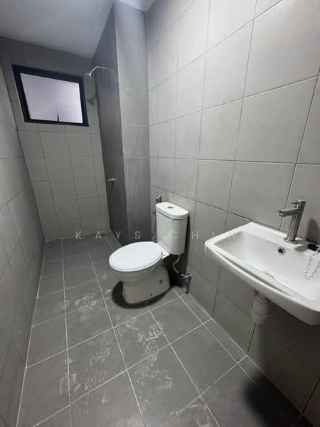 Service Residence for Rent at Residensi Bukit Tiara - Kays Chin - Bathroom - PropertyGuru.com.my