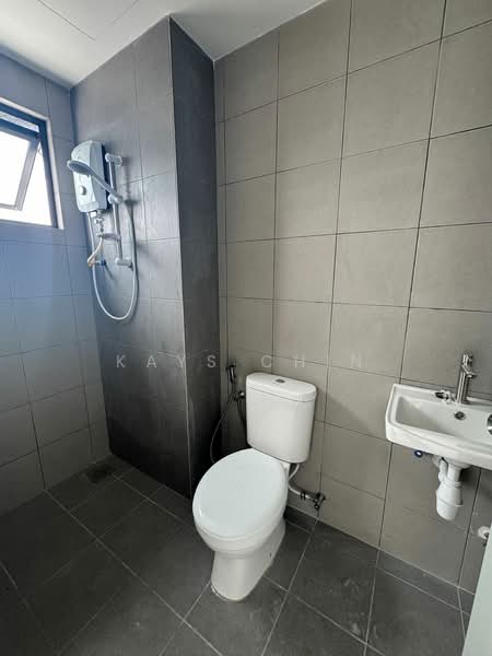 Service Residence for Rent at Residensi Bukit Tiara - Kays Chin - Bathroom - PropertyGuru.com.my