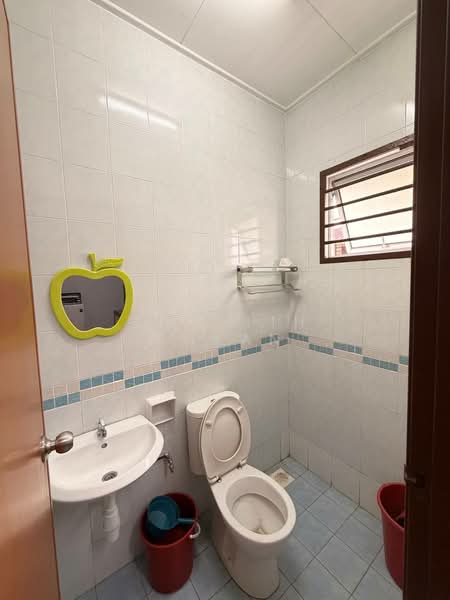 2-storey Terraced House for Sale in Taman Seri Austin (Tebrau) - Ong Lih Shyan - Bathroom - PropertyGuru.com.my