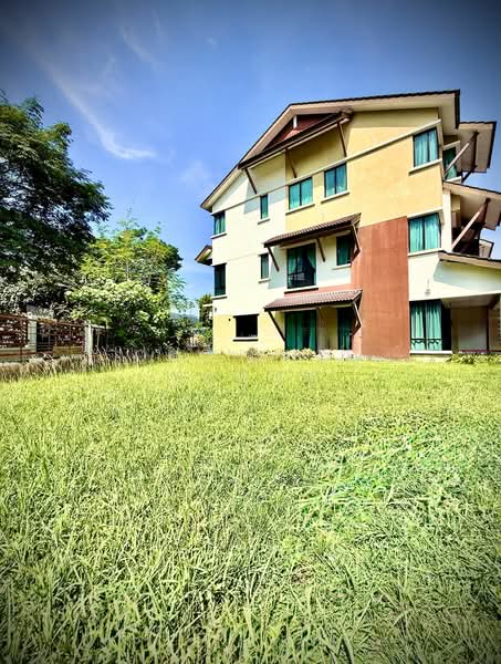 3-storey Terraced House for Sale in Bandar Bayan Bahru (Bayan Lepas) - Ooi Chee Khoon - Exterior - PropertyGuru.com.my