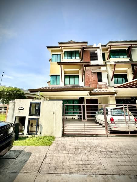 3-storey Terraced House for Sale in Bandar Bayan Bahru (Bayan Lepas) - Ooi Chee Khoon - Exterior - PropertyGuru.com.my
