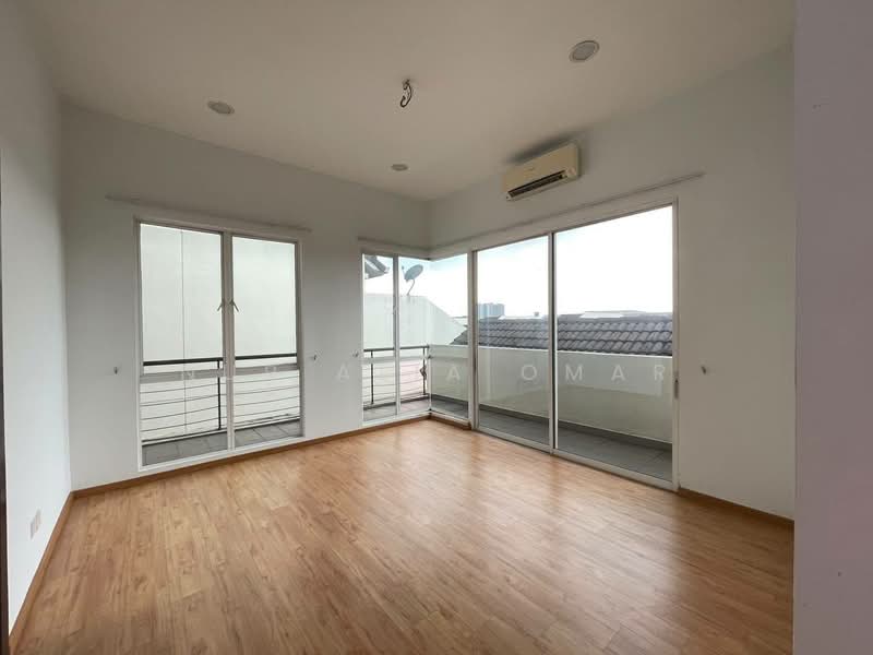 Rumah Banglo untuk Dijual di Kota Kemuning (Shah Alam) - Nur Alia Omar - Balcony - PropertyGuru.com.my