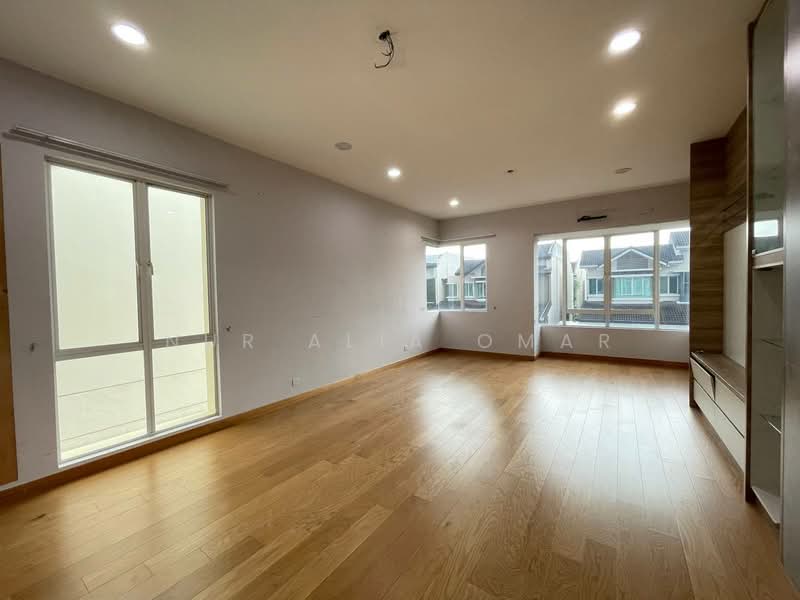 Rumah Banglo untuk Dijual di Kota Kemuning (Shah Alam) - Nur Alia Omar - Living Room - PropertyGuru.com.my