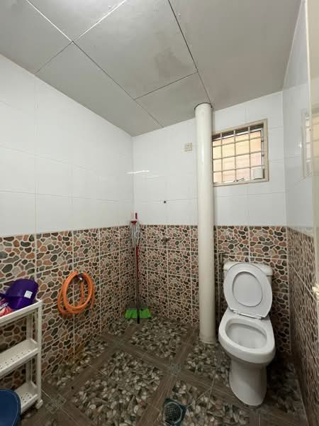 Pangsapuri untuk Dijual di Pangsapuri Segar Perdana - Jason Lim - Bathroom - PropertyGuru.com.my