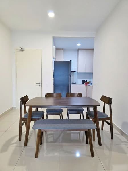 Kondominium untuk Dijual di Brezza Hill - Farah Hanan - Dining Room - PropertyGuru.com.my