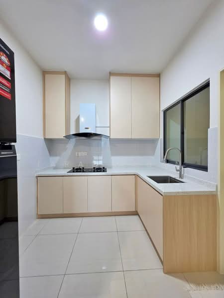 Kondominium untuk Dijual di Brezza Hill - Farah Hanan - Kitchen - PropertyGuru.com.my