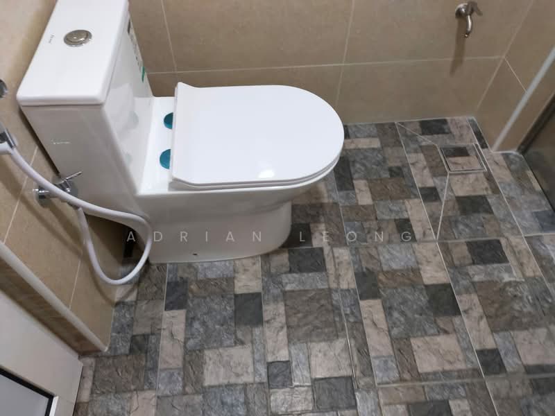 2-storey Terraced House for Sale in Jalan Klang Lama (Old Klang Road) (Kuala Lumpur) - Adrian Leong - Bathroom - PropertyGuru.com.my