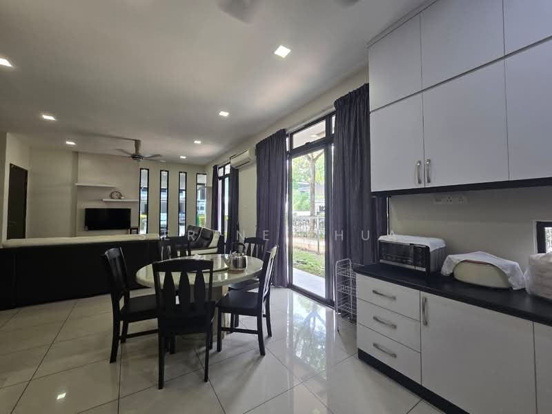 Rumah Kluster untuk Disewa di Senibong (Permas Jaya) - Serene Chua - Living Room - PropertyGuru.com.my