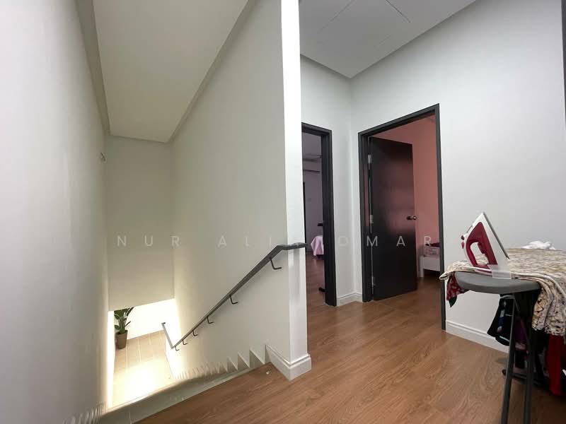 Rumah Teres 2 Tingkat untuk Dijual di Klang (Selangor) - Nur Alia Omar - Corridor - PropertyGuru.com.my