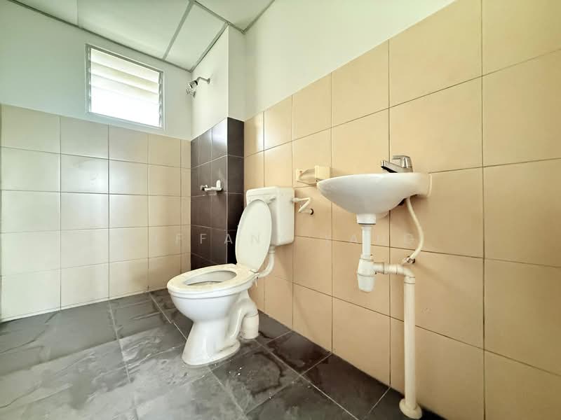 Pangsapuri untuk Dijual di Danau Ria - Tiffany Yang - Bathroom - PropertyGuru.com.my