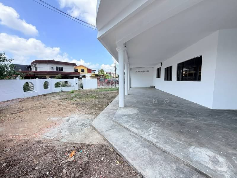Rumah Teres 2 Tingkat untuk Dijual di Taman Johor Jaya (Johor Bahru) - Jennifer Ng - Exterior - PropertyGuru.com.my