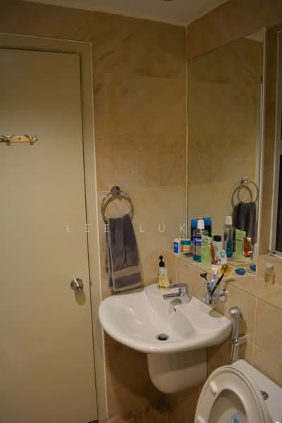 Kondominium untuk Dijual di Seri Maya Condominium - Lee Luke - Bathroom - PropertyGuru.com.my