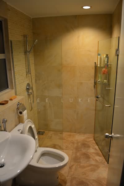 Kondominium untuk Dijual di Seri Maya Condominium - Lee Luke - Bathroom - PropertyGuru.com.my