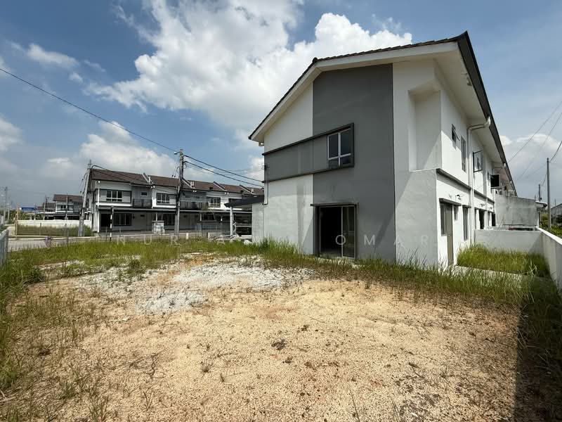 Terraced House for Sale in Kuala Selangor (Selangor) - Nur Alia Omar - Exterior - PropertyGuru.com.my