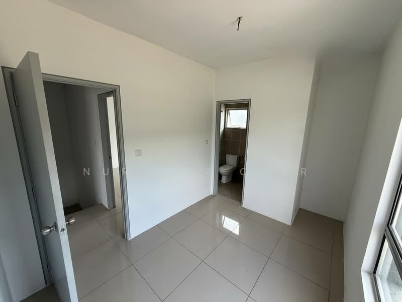 Terraced House for Sale in Kuala Selangor (Selangor) - Nur Alia Omar - Bathroom - PropertyGuru.com.my