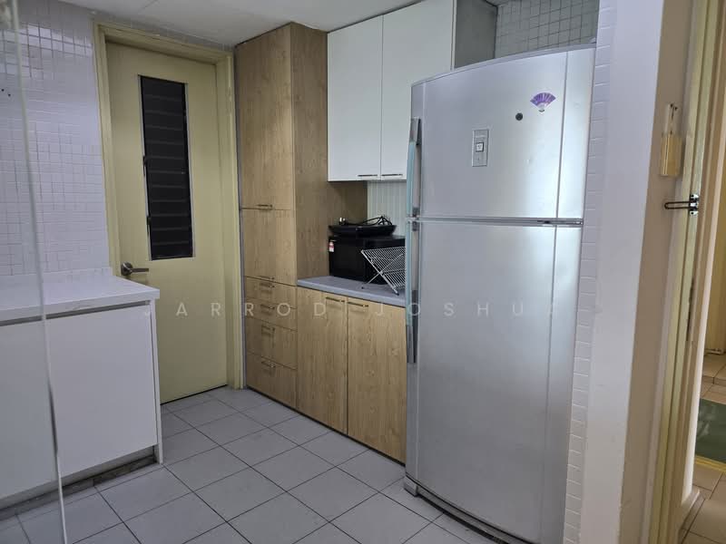 Service Residence for Rent at i-Zen @ Kiara 1 - Jarrod Joshua - Kitchen - PropertyGuru.com.my