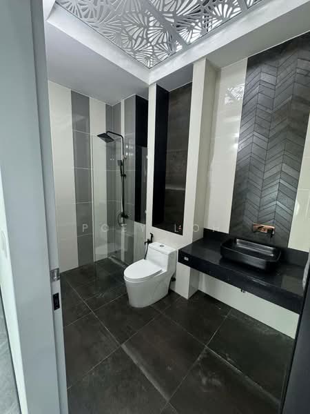 Semi-Detached House for Rent in Setia Tropika (Johor Bahru) - Poey Loh - Bathroom - PropertyGuru.com.my