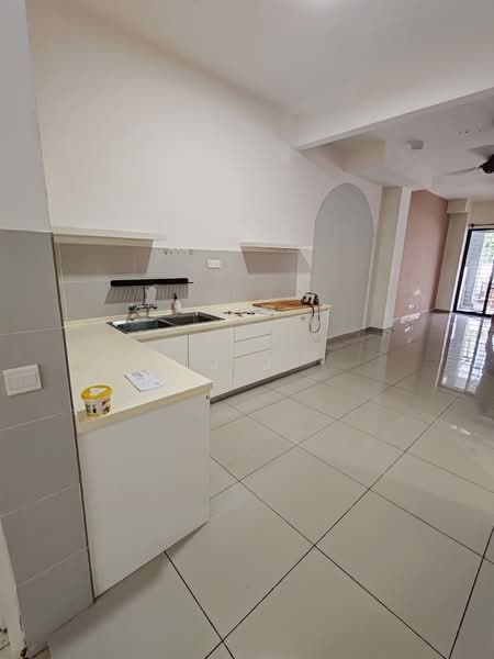 Rumah Teres untuk Dijual di Setia Utama (Setia Alam) - J J - Kitchen - PropertyGuru.com.my