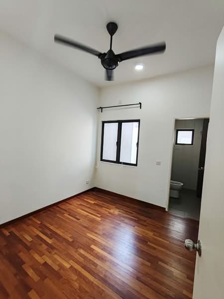 Rumah Teres untuk Dijual di Setia Utama (Setia Alam) - J J - Bedroom - PropertyGuru.com.my
