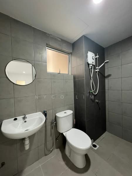 Kondominium untuk Disewa di Residensi Sateria - Nyco Lim - Bathroom - PropertyGuru.com.my