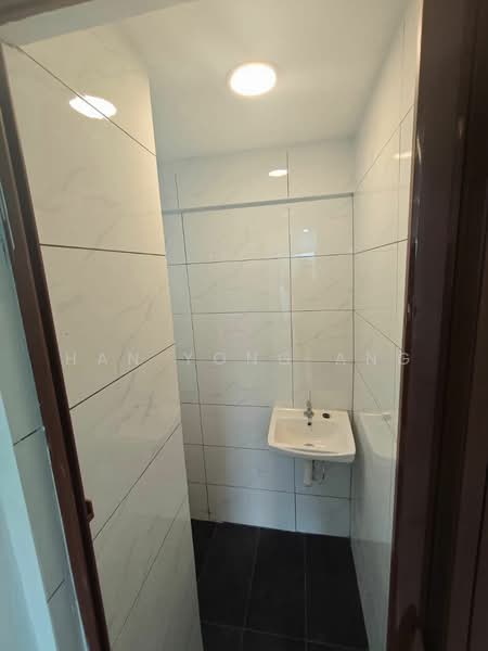 Flat for Sale at Geharu Flat - Han Yong Ang - Bathroom - PropertyGuru.com.my