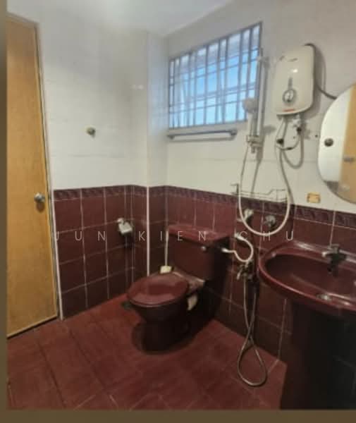 Rumah Teres 2 Tingkat untuk Dijual di Pandan Indah (Ampang) - Jun Kien Chu - Bathroom - PropertyGuru.com.my