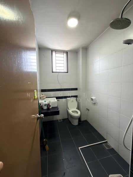 2-storey Terraced House for Sale in Taman Seri Austin (Tebrau) - Nelson Tan Poh Kiong - Bathroom - PropertyGuru.com.my