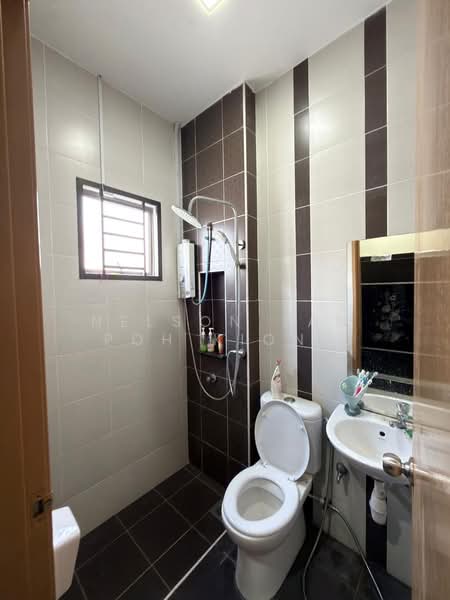 2-storey Terraced House for Sale in Taman Seri Austin (Tebrau) - Nelson Tan Poh Kiong - Bathroom - PropertyGuru.com.my
