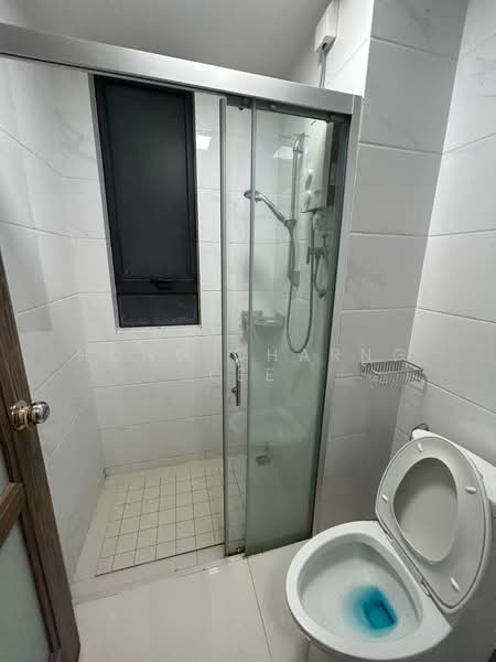 Pangsapuri untuk Disewa di Regalia Park @ Forest City - Hong Charng Lee - Bathroom - PropertyGuru.com.my