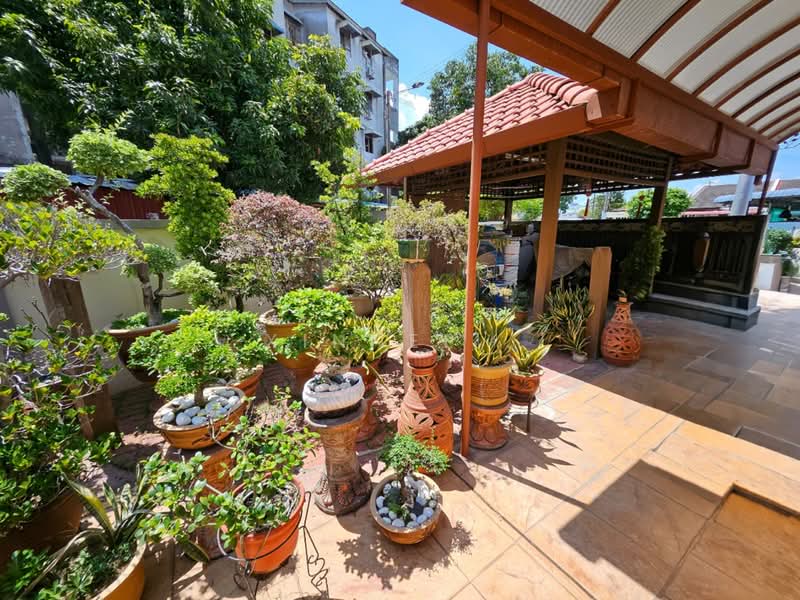 1.5-storey Terraced House for Sale in Taman Iping (Batu Maung) - Xinnee . - Exterior - PropertyGuru.com.my