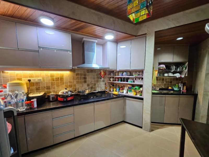 1.5-storey Terraced House for Sale in Taman Iping (Batu Maung) - Xinnee . - Kitchen - PropertyGuru.com.my