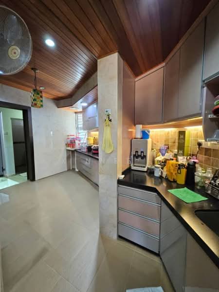1.5-storey Terraced House for Sale in Taman Iping (Batu Maung) - Xinnee . - Kitchen - PropertyGuru.com.my