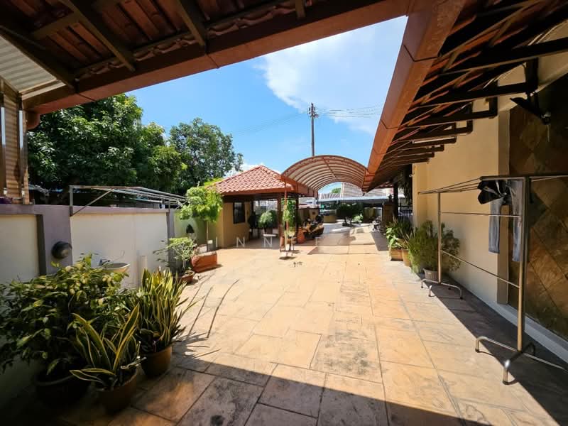 1.5-storey Terraced House for Sale in Taman Iping (Batu Maung) - Xinnee . - Exterior - PropertyGuru.com.my