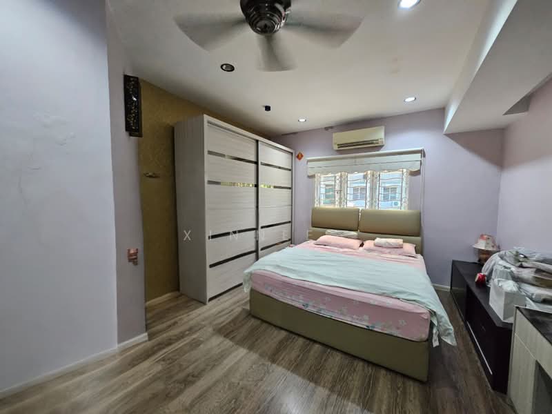 1.5-storey Terraced House for Sale in Taman Iping (Batu Maung) - Xinnee . - Bedroom - PropertyGuru.com.my