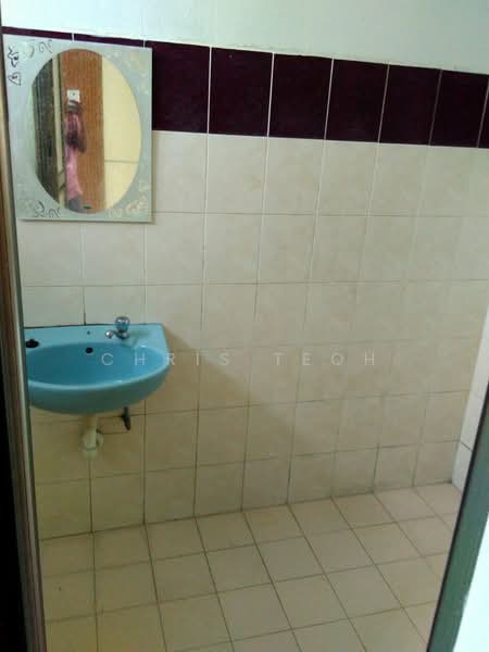 2.5-storey Terraced House for Rent in Bayan Lepas (Penang) - Chris Teoh - Bathroom - PropertyGuru.com.my