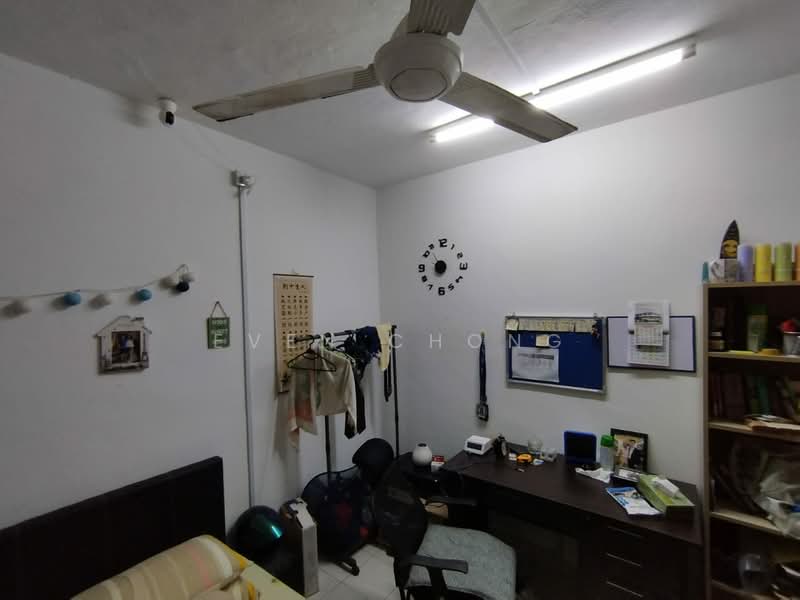 Rumah Flat untuk Dijual di Flat Pandan Jaya - Even Chong - Bedroom - PropertyGuru.com.my