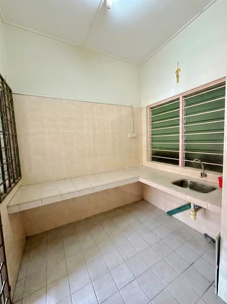 1-storey Terraced House for Sale in New Pasir Puteh (Ipoh) - Qazin Khoo - Kitchen - PropertyGuru.com.my