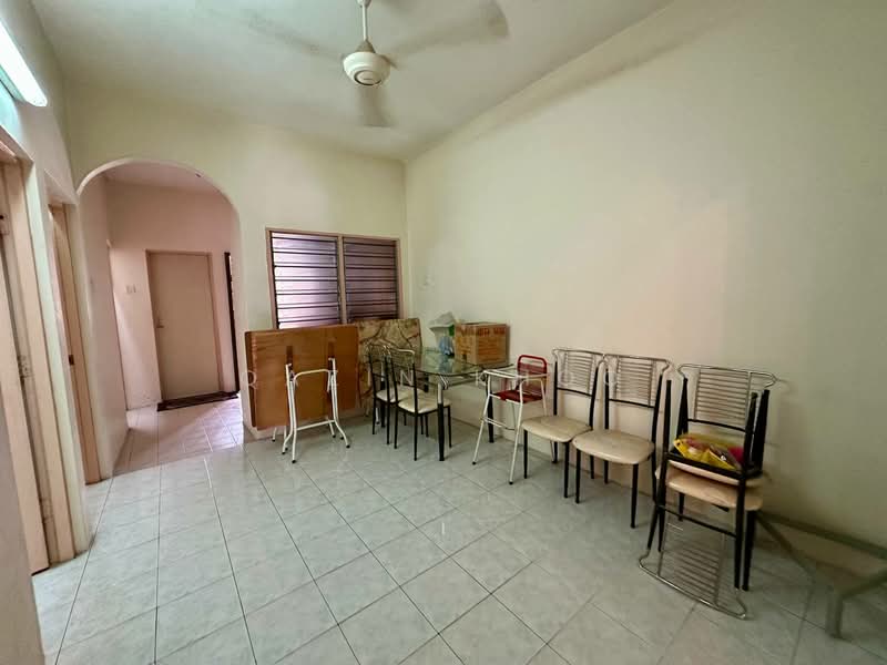 1-storey Terraced House for Sale in New Pasir Puteh (Ipoh) - Qazin Khoo - Living Room - PropertyGuru.com.my