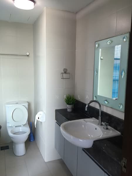 Servis Apartment untuk Dijual di Saujana Residency - Irene Lai - Bathroom - PropertyGuru.com.my