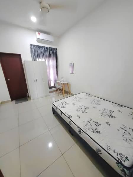 Cluster House for Sale in Nusantara Prima (Gelang Patah) - Nelson Tan Poh Kiong - Bedroom - PropertyGuru.com.my