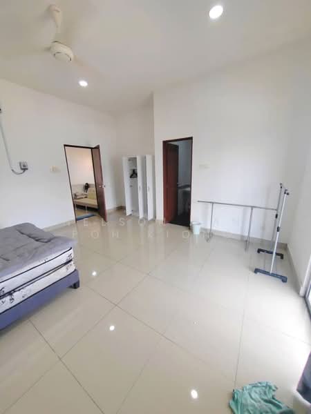 Cluster House for Sale in Nusantara Prima (Gelang Patah) - Nelson Tan Poh Kiong - Bedroom - PropertyGuru.com.my