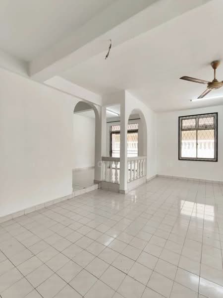 Semi-Detached House for Sale in Taman Bukit Kempas (Tampoi) - Han Yong Ang - Living Room - PropertyGuru.com.my